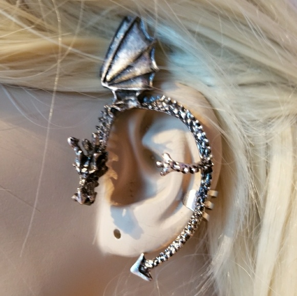 Flying Dragon Ear Cuff - Picture 1 of 6